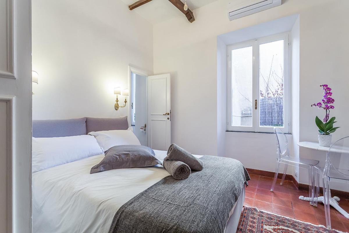 Sora Menica Twin Apartment Rome Bagian luar foto